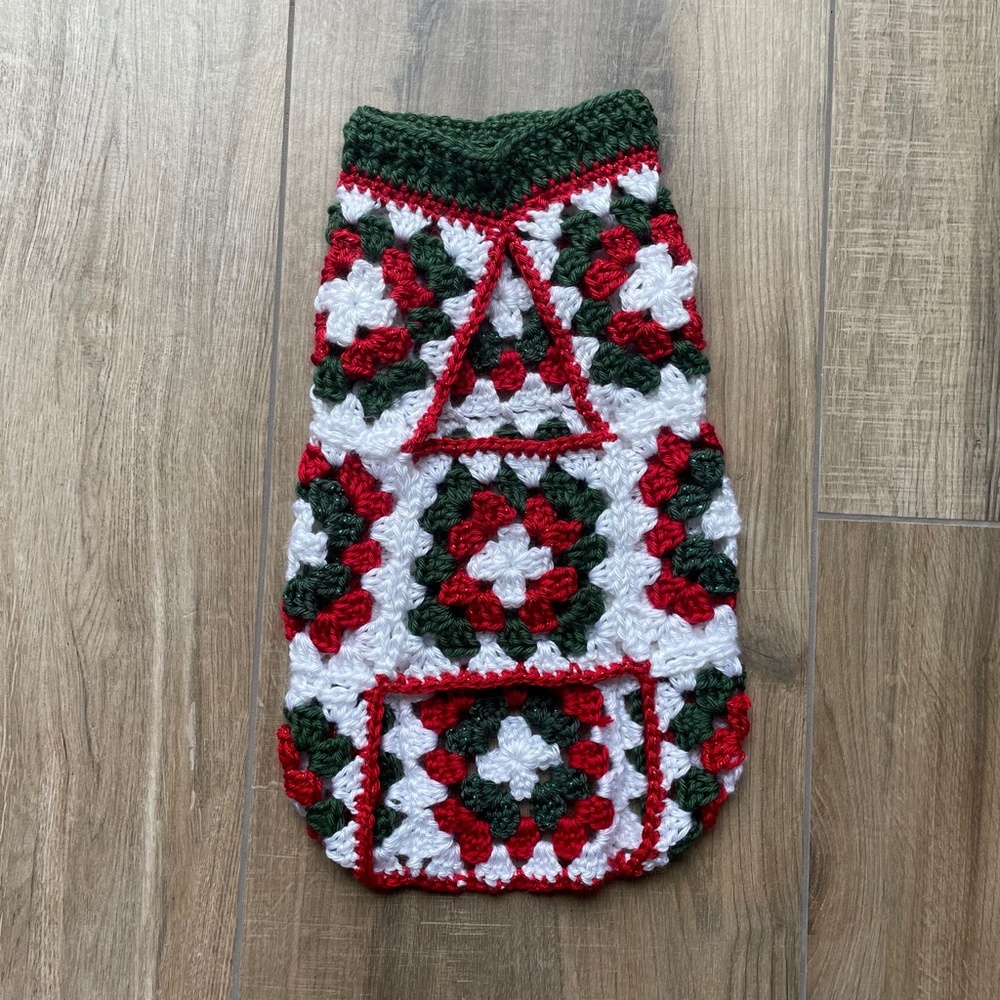 Dog Sweater Medium Crochet Christmas Holiday White Green Red - Picture 2 of 9